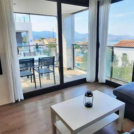 Apartman De 3 Con Terraza, Piscina, Parking Y Aire Acondicionado En - Es-170-54 *