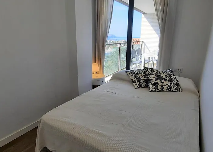De 3 Con Terraza, Piscina, Parking Y Aire Acondicionado En - Es-170-54 *