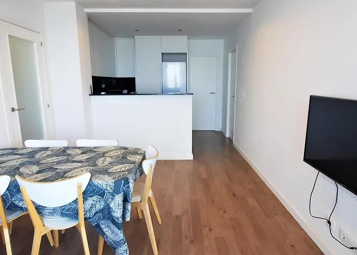 De 3 Con Terraza, Piscina, Parking Y Aire Acondicionado En - Es-170-54 Llança