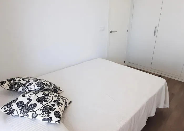De 3 Con Terraza, Piscina, Parking Y Aire Acondicionado En - Es-170-54