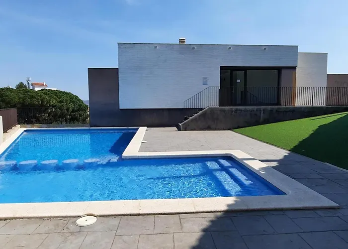De 3 Con Terraza, Piscina, Parking Y Aire Acondicionado En - Es-170-54 Llança
